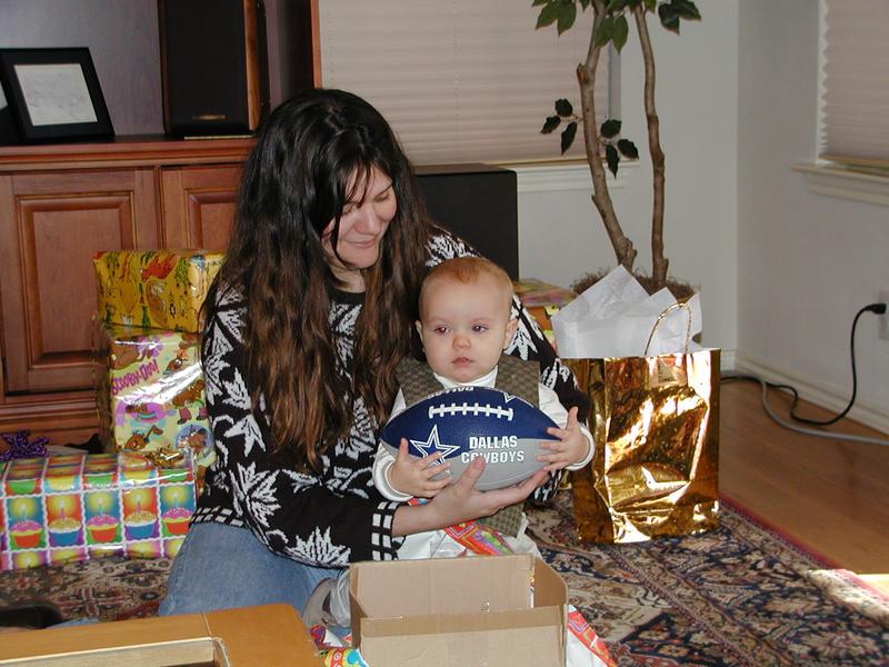 camera/2000/12(December)/12_16_Zen's_1st_Birthday_Party/800x600_PC160079.JPG