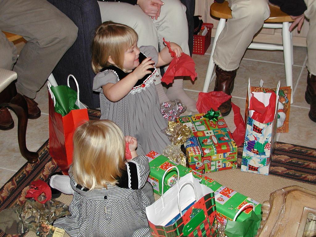 camera/2000/12(December)/12_24_Beyer_Christmas_Eve/1024x768_PC240037.JPG