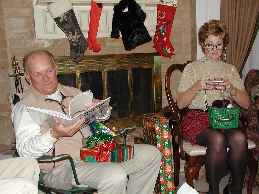 camera/2000/12(December)/12_24_Beyer_Christmas_Eve/1024x768_PC240043.JPG
