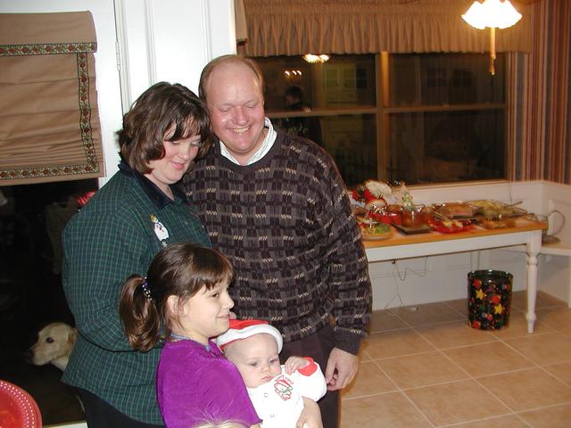camera/2000/12(December)/12_24_Beyer_Christmas_Eve/640x480_PC240024.JPG