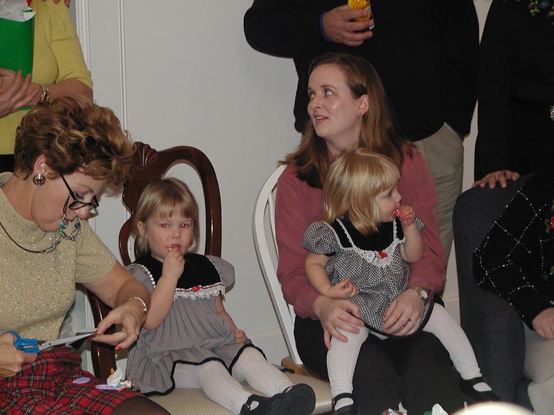 camera/2000/12(December)/12_24_Beyer_Christmas_Eve/800x600_PC240055.JPG