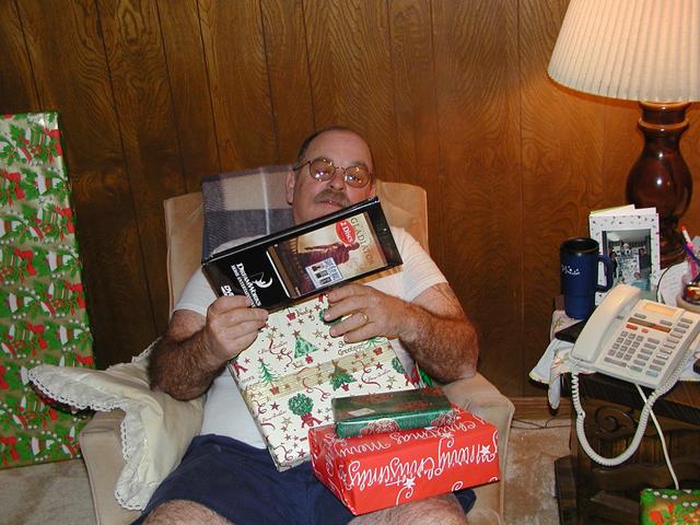 camera/2000/12(December)/12_25_Christmas_Morning/640x480_PC250014.JPG