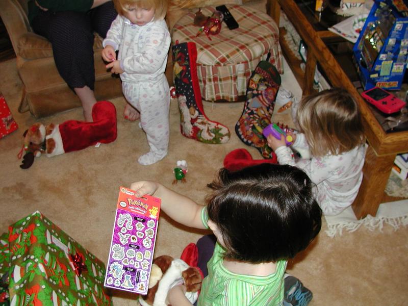 camera/2000/12(December)/12_25_Christmas_Morning/800x600_PC250003.JPG