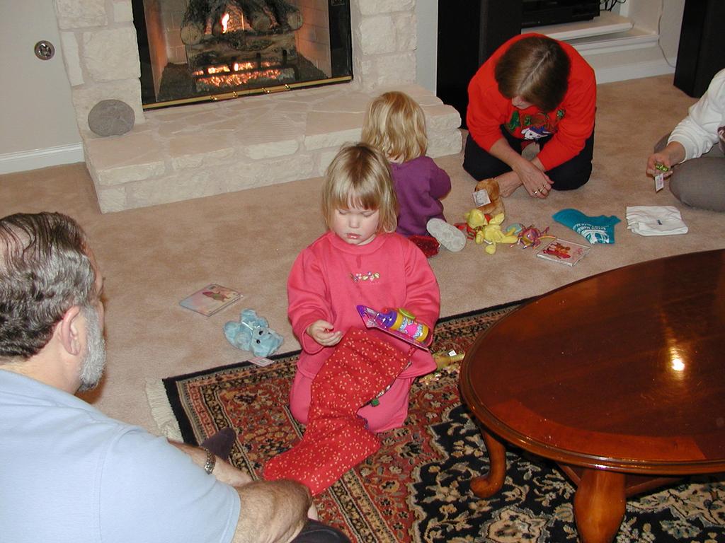 camera/2000/12(December)/12_25_Christmas_with_Ken_and_Star/1024x768_ChristmasDinner-31.JPG