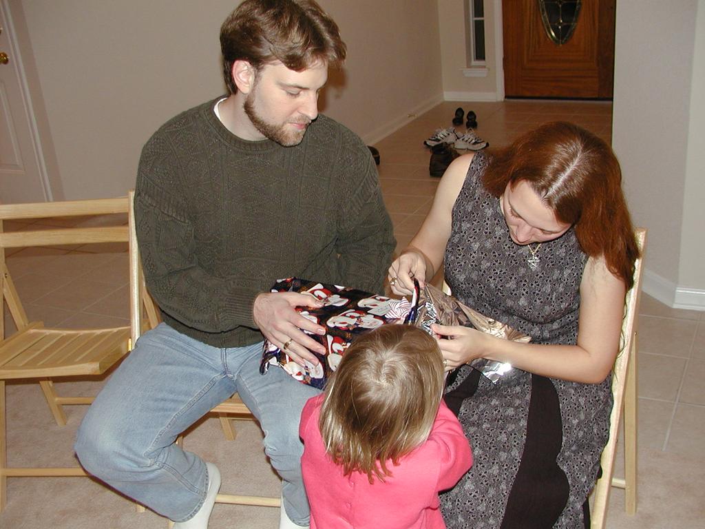 camera/2000/12(December)/12_25_Christmas_with_Ken_and_Star/1024x768_ChristmasDinner-42.JPG