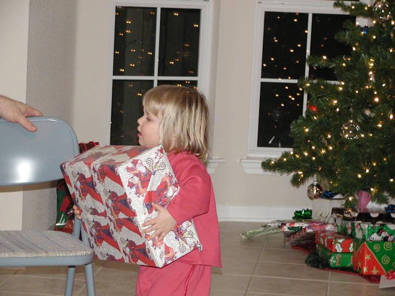 camera/2000/12(December)/12_25_Christmas_with_Ken_and_Star/800x600_ChristmasDinner-54.JPG