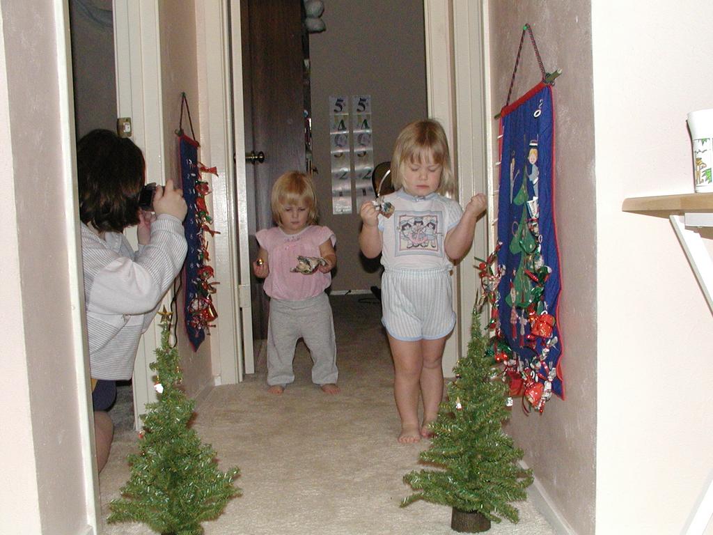 camera/2000/12(December)/Miscellaneous/1024x768_Advent_Calendars-28.JPG