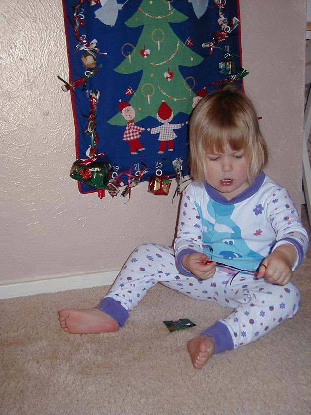 camera/2000/12(December)/Miscellaneous/640x480_Advent_Calendars-03.JPG