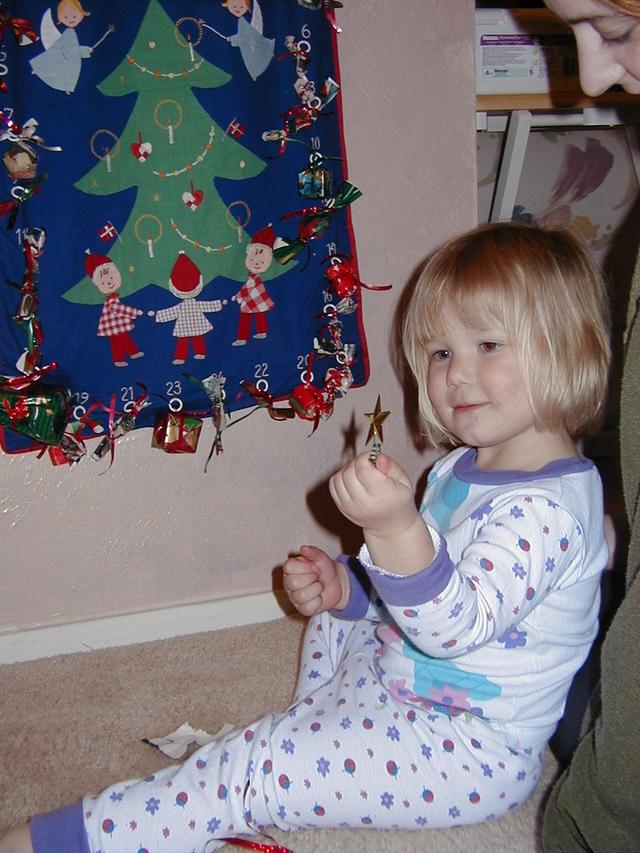 camera/2000/12(December)/Miscellaneous/640x480_Advent_Calendars-05.JPG