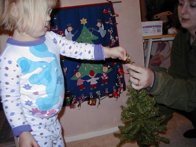 camera/2000/12(December)/Miscellaneous/640x480_Advent_Calendars-07.JPG