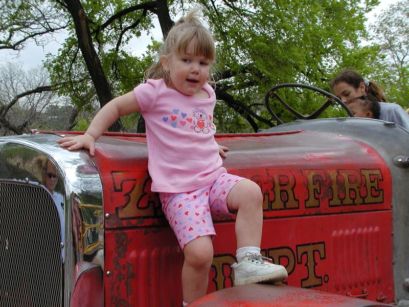 camera/2001/04(April)/04_01_Zilker_Park/800x600_P4010055.JPG
