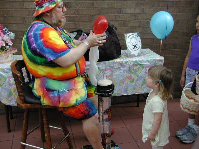 camera/2001/04(April)/04_07_Easter_Egg_Hunt/640x480_P4070043.JPG