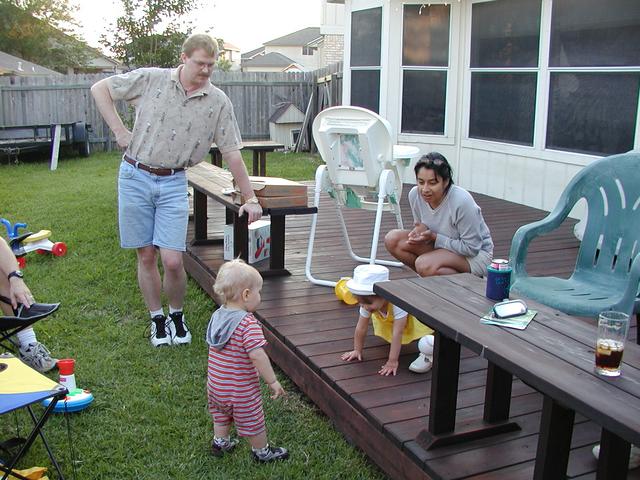 camera/2001/04(April)/04_28_Babysitting/640x480_P4280025.JPG