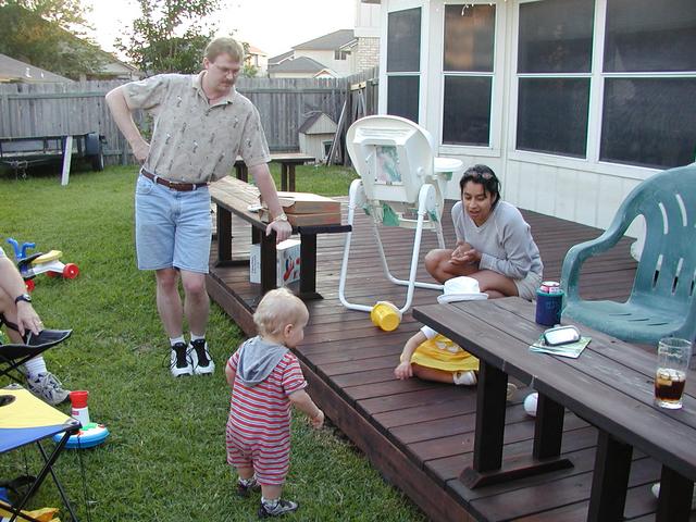 camera/2001/04(April)/04_28_Babysitting/640x480_P4280026.JPG