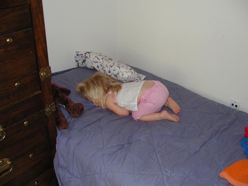 camera/2001/04(April)/04_28_Babysitting/800x600_P4280038.JPG