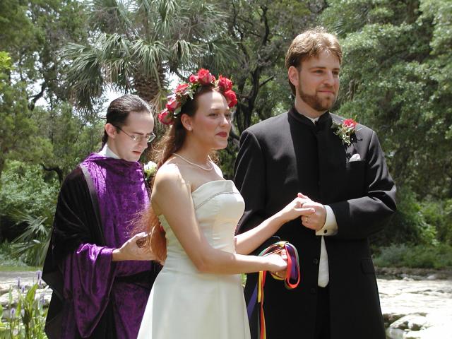camera/2001/05(May)/05_05_Star_and_Ken's_Wedding/640x480_P5050033.JPG