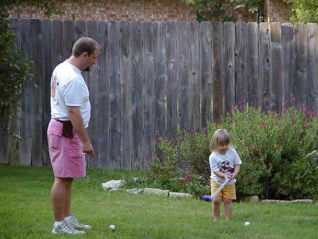 camera/2001/05(May)/05_14_Girls'_First_Golf/640x480_P5140008.JPG