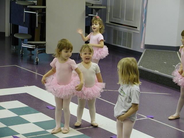 camera/2001/05(May)/05_15_Brittney's_Dance_Recital/640x480_P5150029.JPG