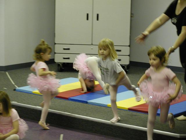 camera/2001/05(May)/05_15_Brittney's_Dance_Recital/640x480_P5150044.JPG
