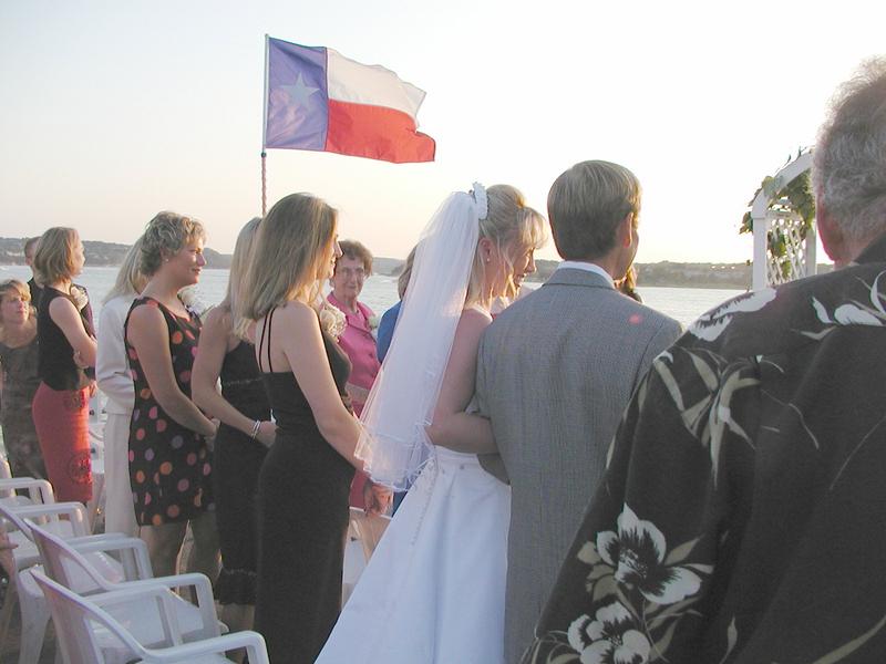 camera/2001/05(May)/05_27_Kristen_and_Donny's_Wedding/800x600_P5270014.JPG