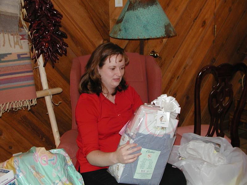 camera/2001/06(June)/06_02_Pam's_Baby_Shower/800x600_P6020051.JPG