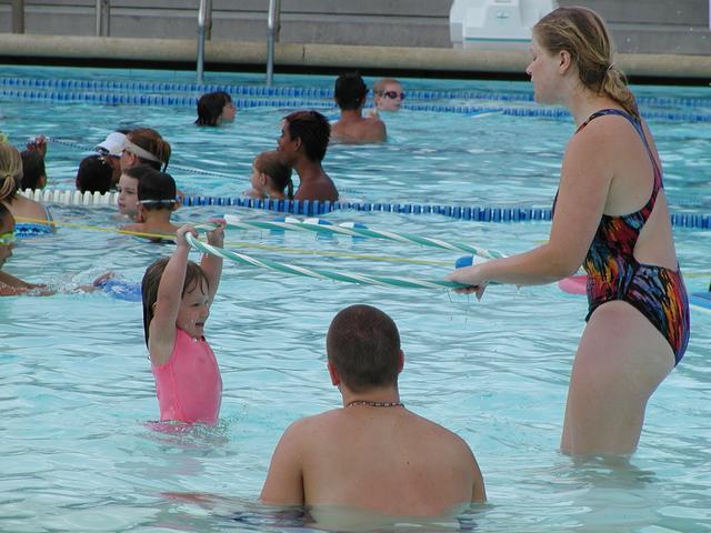 camera/2001/06(June)/06_07_Swimming_lessons/640x480_P6070077.JPG
