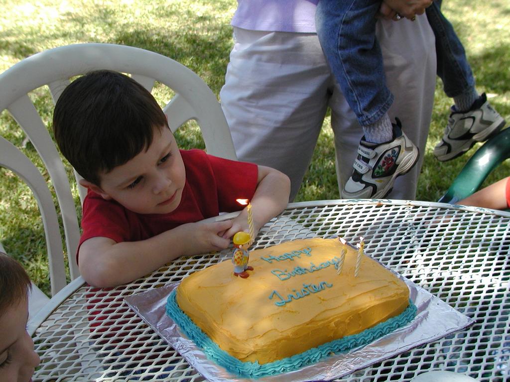 camera/2001/09(September)/09_29_Tristain's_4th_Birthday_Party/1024x768_P9290051.JPG