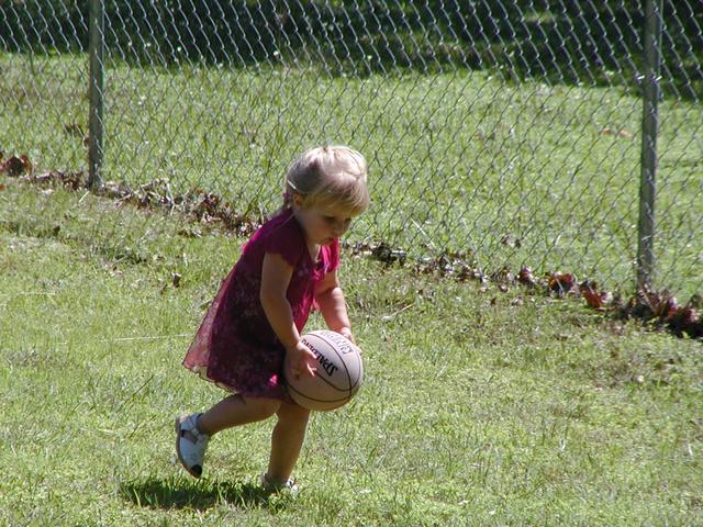 camera/2001/09(September)/09_29_Tristain's_4th_Birthday_Party/640x480_P9290031.JPG