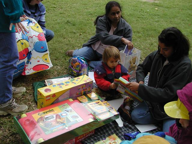 camera/2001/10(October)/10_06_Kalyani's_2nd_Birthday_Party/640x480_PA060037.JPG