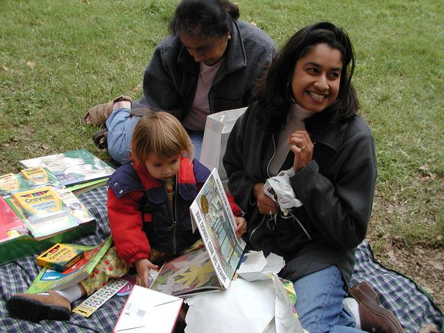 camera/2001/10(October)/10_06_Kalyani's_2nd_Birthday_Party/640x480_PA060046.JPG