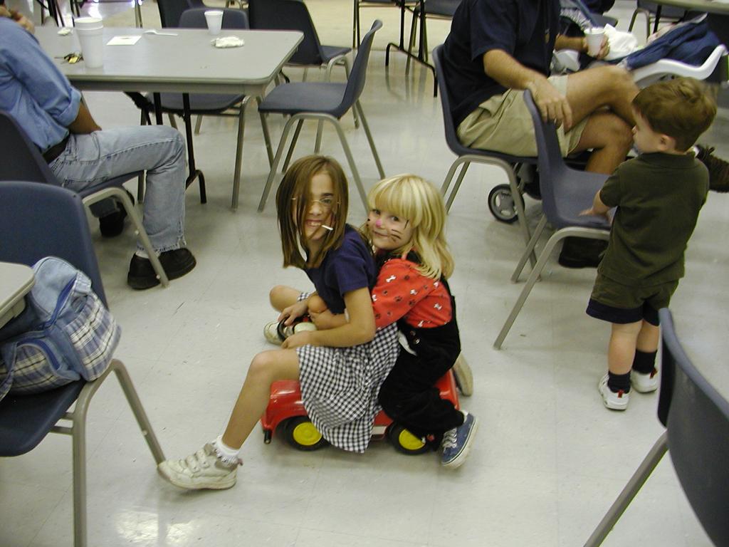 camera/2001/10(October)/10_14_St_William's_Fall_Festival/1024x768_PA140033.JPG