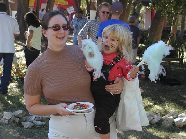 camera/2001/10(October)/10_14_St_William's_Fall_Festival/640x480_PA140034.JPG