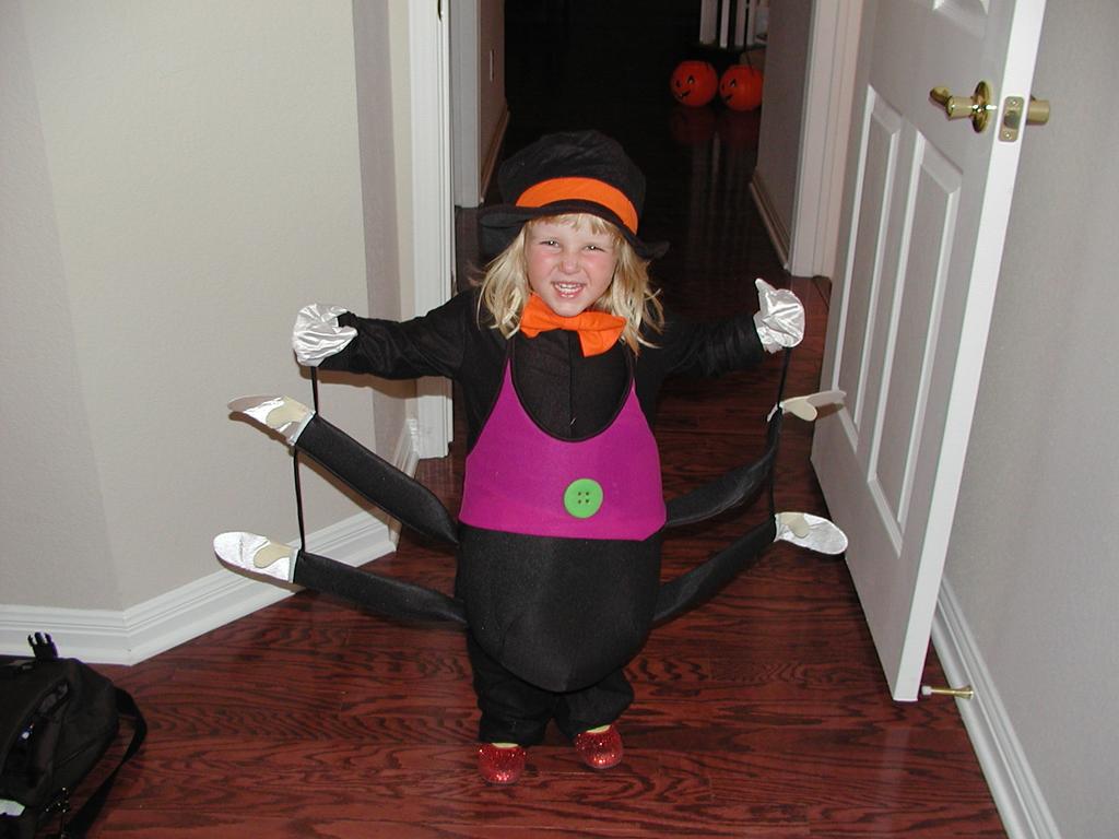 camera/2001/10(October)/10_31_Halloween_costumes/1024x768_PA310042.JPG