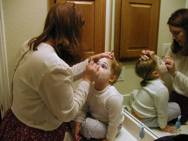 camera/2001/10(October)/10_31_Halloween_costumes/640x480_PA310043.JPG