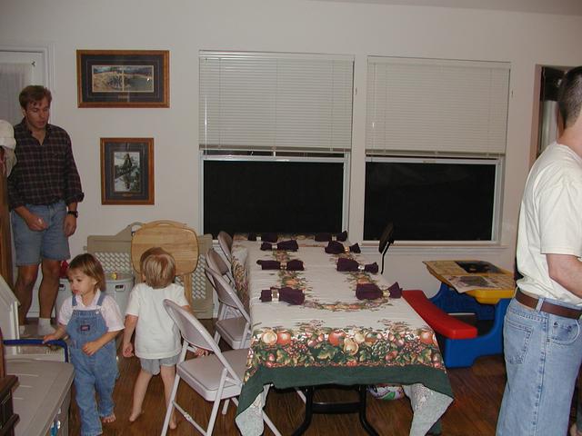 camera/2001/11(November)/11_07_Thanksgiving_with_Friends/640x480_PB070002.JPG