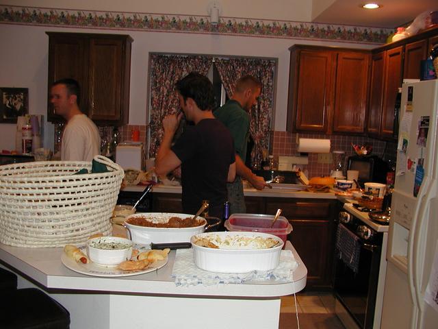 camera/2001/11(November)/11_07_Thanksgiving_with_Friends/640x480_PB070009.JPG