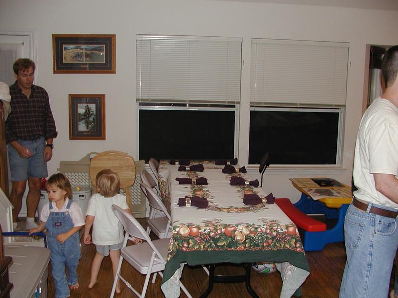 camera/2001/11(November)/11_07_Thanksgiving_with_Friends/800x600_PB070002.JPG