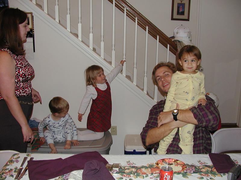 camera/2001/11(November)/11_07_Thanksgiving_with_Friends/800x600_PB070007.JPG
