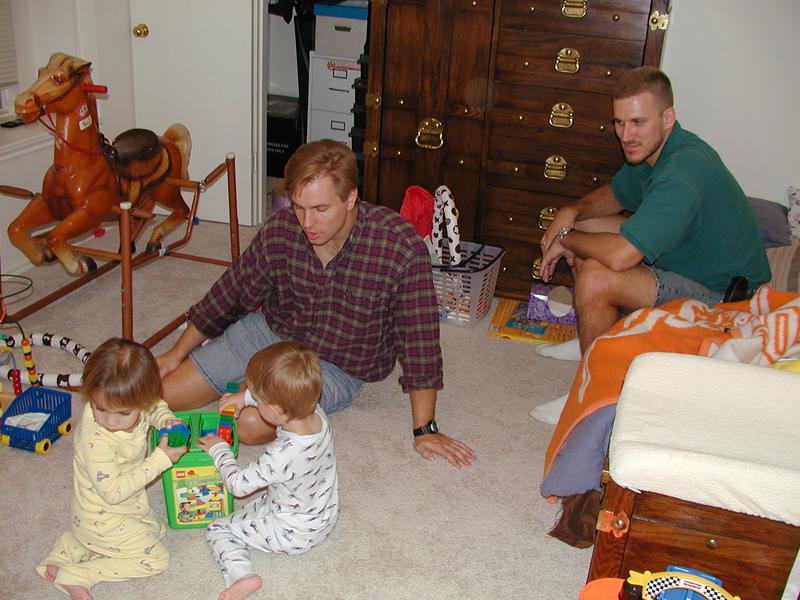 camera/2001/11(November)/11_07_Thanksgiving_with_Friends/800x600_PB070019.JPG