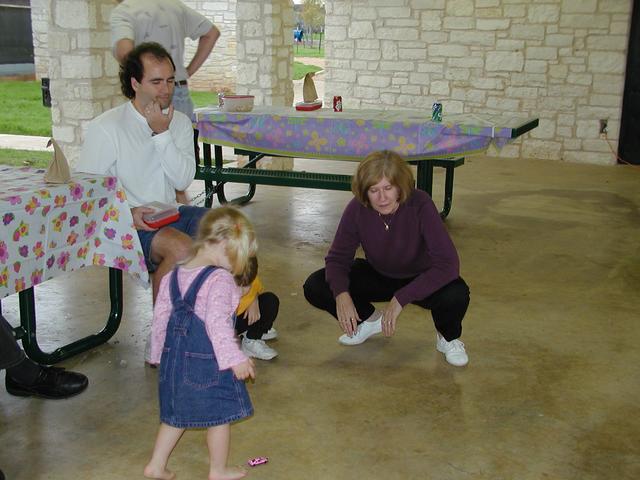 camera/2001/11(November)/11_17_Brittney's_4th_Birthday_Party/640x480_PB170077.JPG