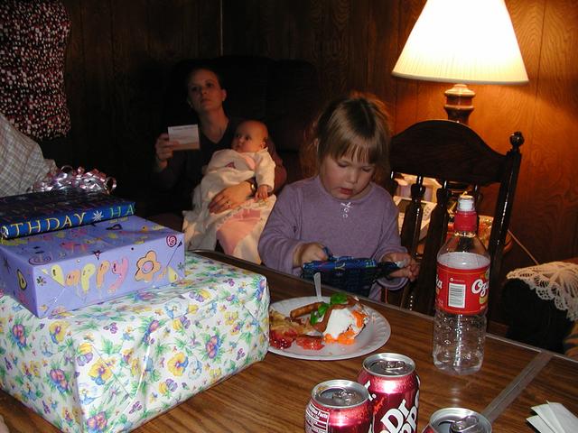 camera/2001/11(November)/11_22_Thanksgiving_and_Brittney's_Birthday/640x480_PB220018.JPG