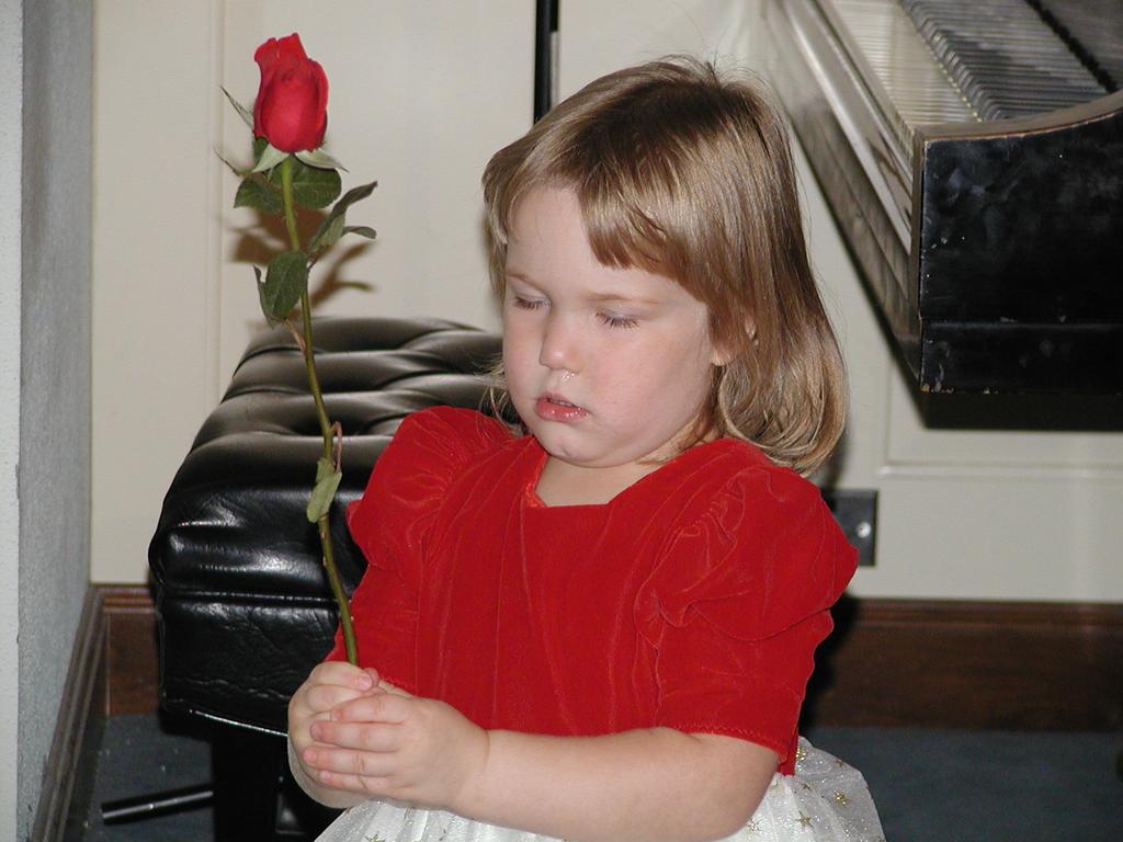 camera/2001/12(December)/12_09_Brittney's_Almost_Piano_Recital/1024x768_PC090044.JPG