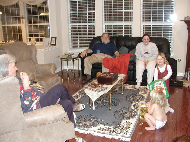 camera/2001/12(December)/12_24_Christmas_Eve/640x480_PC240012.JPG
