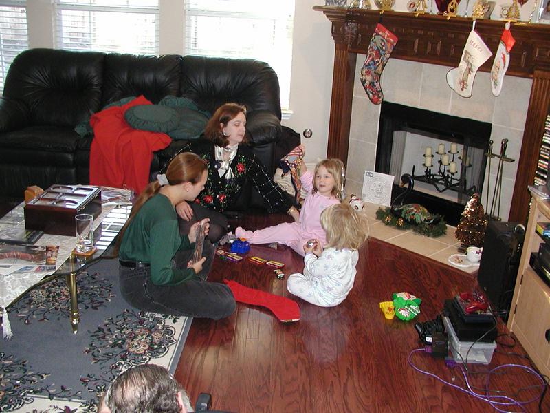 camera/2001/12(December)/12_25_Christmas_Day/800x600_PC250023.JPG
