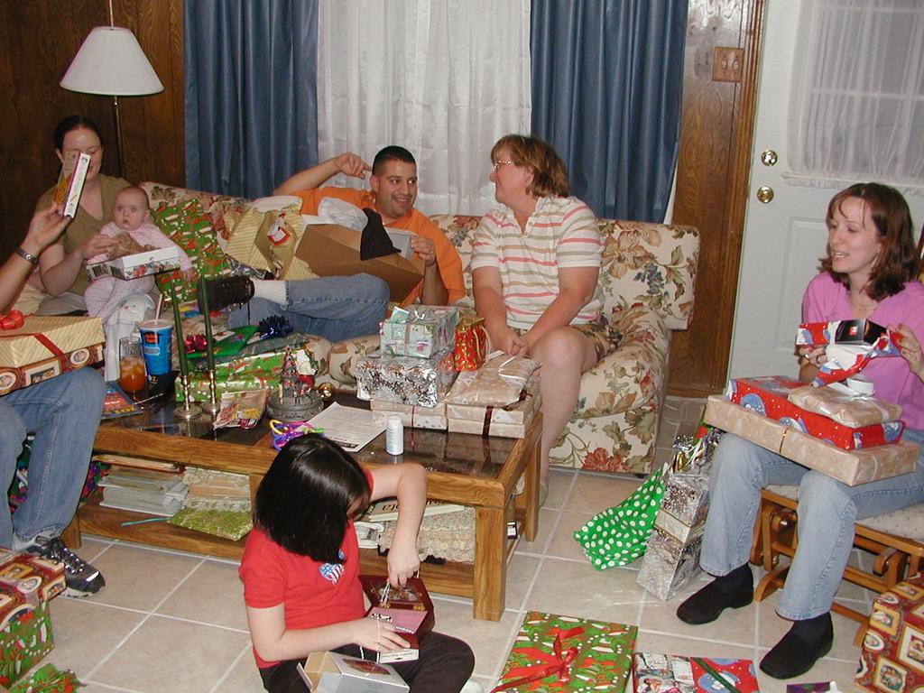 camera/2001/12(December)/12_29_Davis'_Christmas/1024x768_PC290020.JPG
