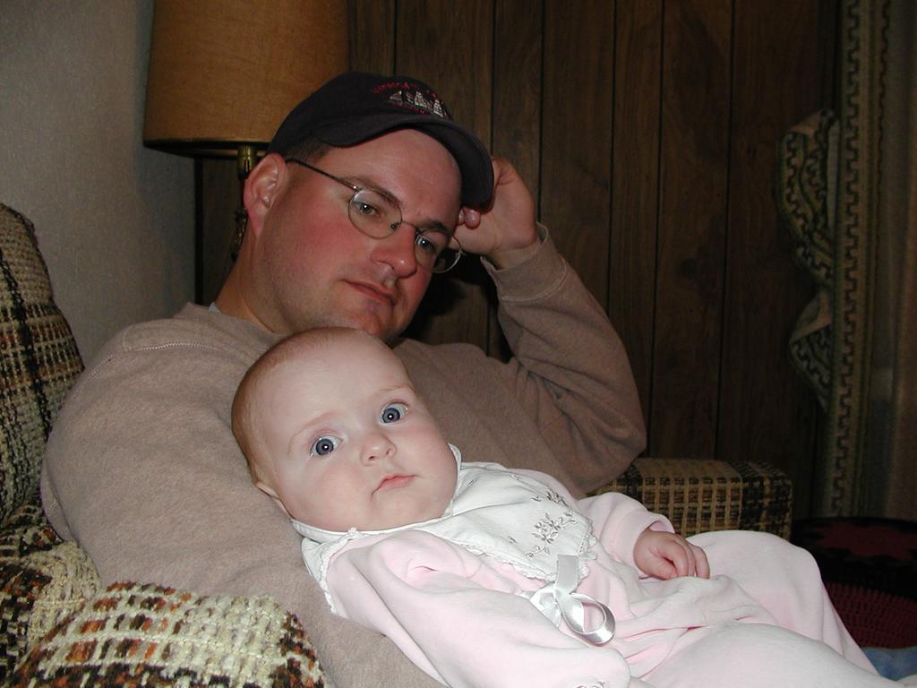 camera/2001/12(December)/12_30_Christmas_at_GreatGrandma's/PC300001.JPG