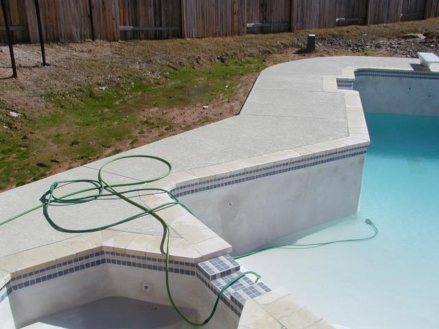 camera/2001/Pool/2002_02_09/640x480_P2090004.JPG