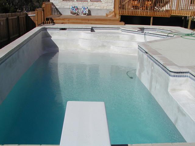 camera/2001/Pool/2002_02_09/640x480_P2090017.JPG