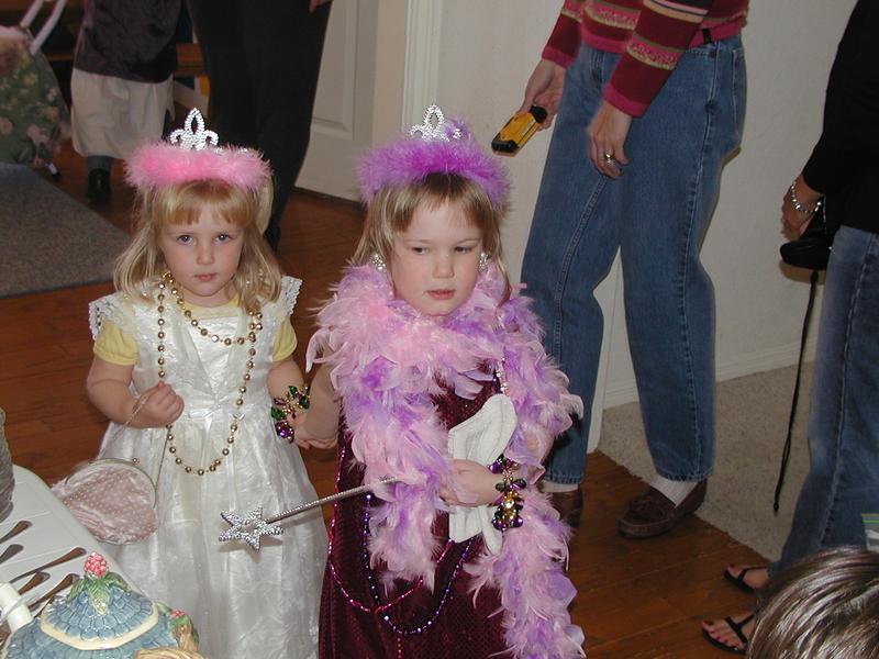 camera/2002/02(February)/02_16_Brynn's_Birthday_Party/800x600_pic00015.jpg
