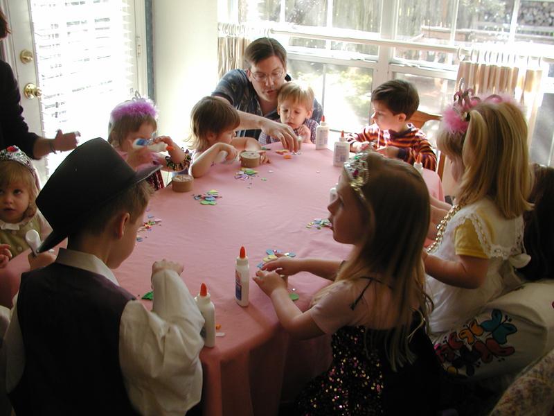 camera/2002/02(February)/02_16_Brynn's_Birthday_Party/800x600_pic00022.jpg